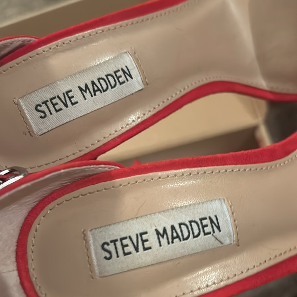 red heels - Picture 2 of 4